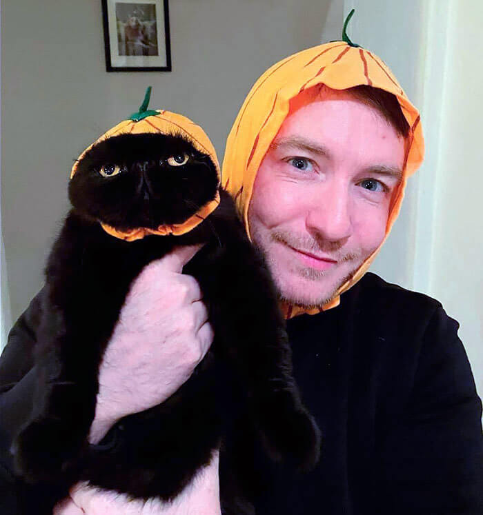 Grumpy Cat: Halloween Edition