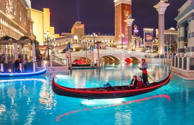 Las Vegas' "Venetian" Gondolas Are Far From Authentic